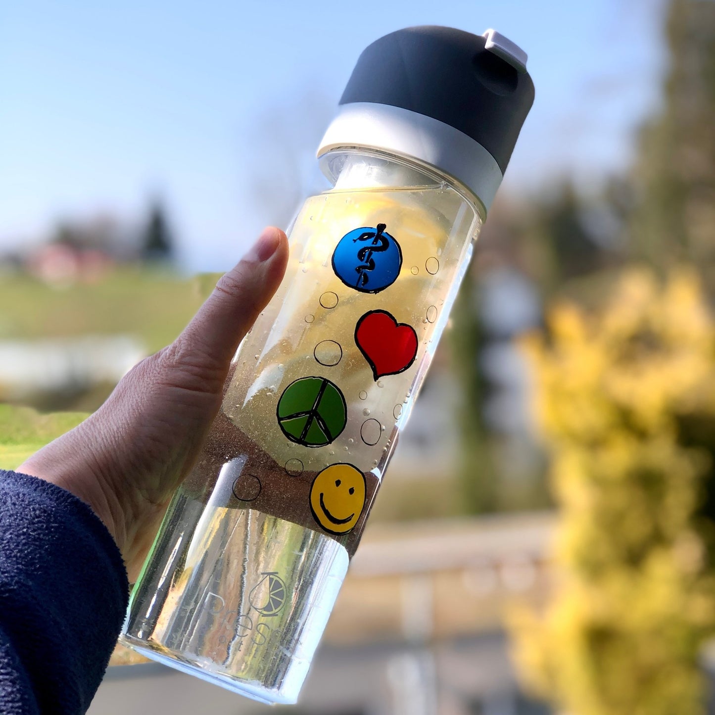 Trinkflasche PressaBottle 0.7 Liter Tritan zertifiziert in der Schweiz - #shop_name